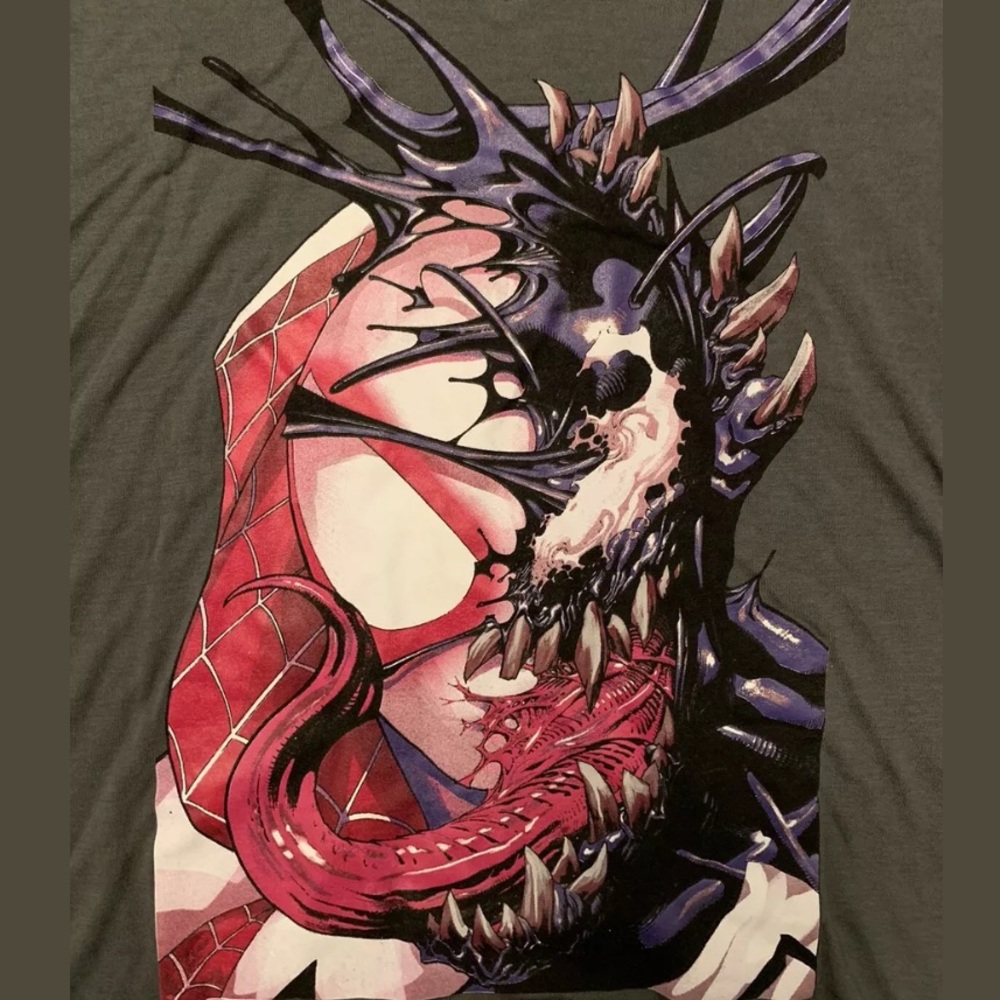 Marvel Comic Venom/Gwen Stacy GWENOM! V-Neck Shirt